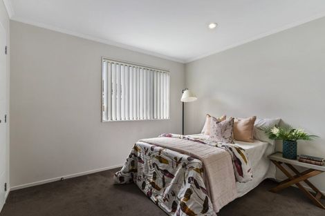 Photo of property in 12 Peerless Avenue, Takanini, 2112