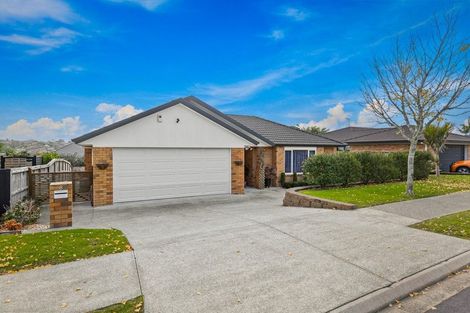 Photo of property in 8 Toledo Avenue, Henderson, Auckland, 0612