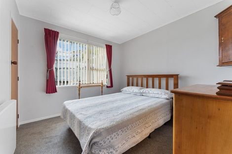 Photo of property in 21 Ambury Place, Merrilands, New Plymouth, 4312