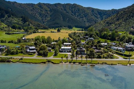 Photo of property in 5a Lady Cobham Grove, Anakiwa, Linkwater, 7281