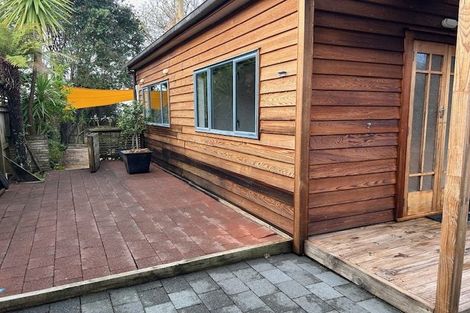 Photo of property in 11b Old Lake Road, Narrow Neck, Auckland, 0624