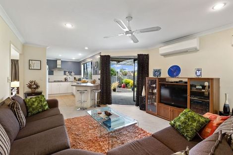 Photo of property in 34 Fleetwood Drive, Henderson, Auckland, 0612