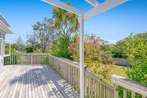 Photo of property in 14 Tiri Road, Manly, Whangaparaoa, 0930