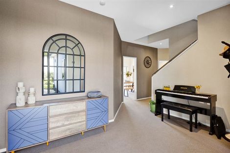 Photo of property in 10 Sampson Avenue, Waiwhakaiho, New Plymouth, 4312