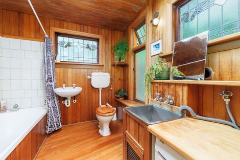 Photo of property in 24 Selwyn Road, Lyttelton, 8082