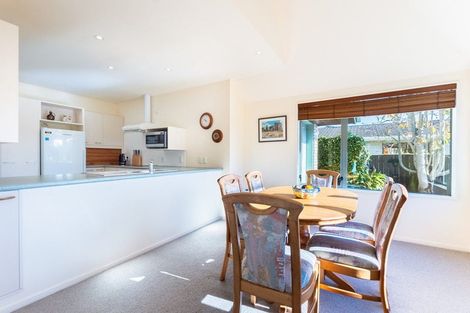 Photo of property in 8 Rewarewa Crescent, Waikanae, 5036