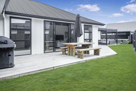 Photo of property in 13 Sydney Place, Flagstaff, Hamilton, 3210