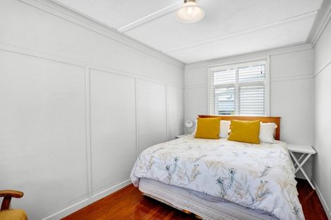 Photo of property in 23 Belt Road, Moturoa, New Plymouth, 4310