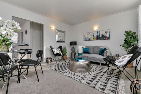 Photo of property in 231a Point Chevalier Road, Point Chevalier, Auckland, 1022