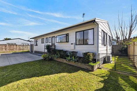 Photo of property in 8a Solomon Street, Brookfield, Tauranga, 3110