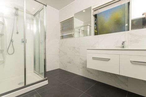 Photo of property in 63 Kirby Street, Glendene, Auckland, 0602