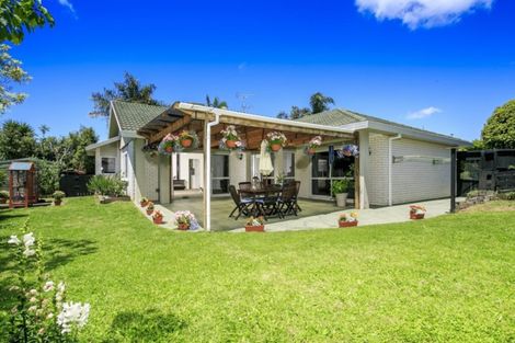 Photo of property in 17 Te Wharau Drive, Greenhithe, Auckland, 0632