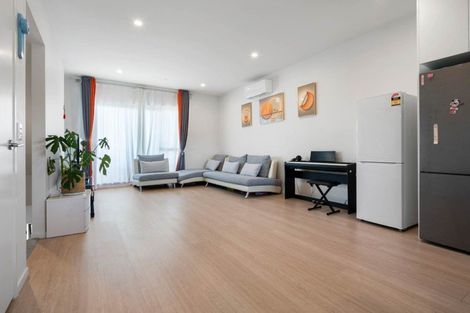 Photo of property in 4/128 Onewa Road, Northcote, Auckland, 0627