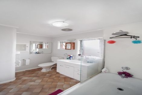 Photo of property in 1/123 Gossamer Drive, Pakuranga Heights, Auckland, 2010