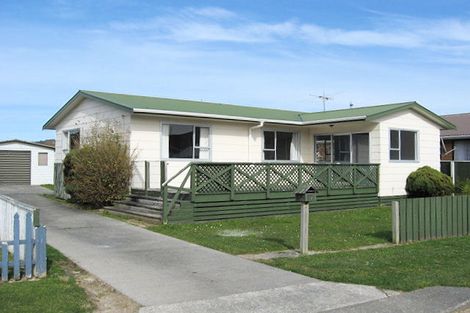 Photo of property in 5 Weymouth Grove, Wainuiomata, Lower Hutt, 5014