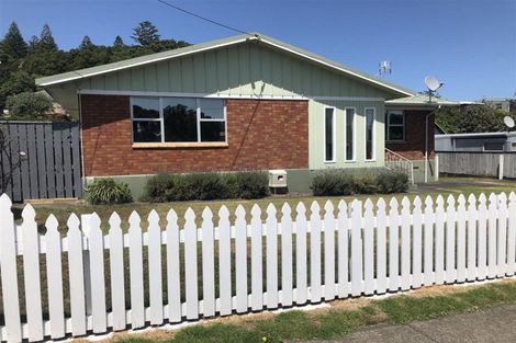 Photo of property in 36 Gilbert Street, New Plymouth, 4310