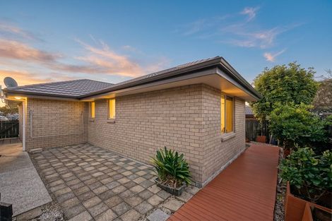 Photo of property in 23 Anna Lane, Glen Eden, Auckland, 0602