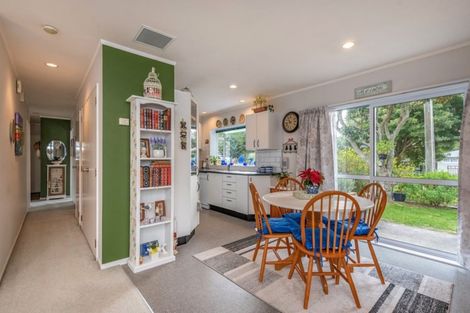 Photo of property in 2 Te Uruhi Grove, Paraparaumu, 5032