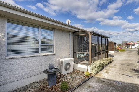 Photo of property in 2/500 Harewood Road, Harewood, Christchurch, 8051