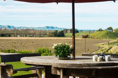 Photo of property in 52 Saddler Road, Muriwai, Gisborne, 4072