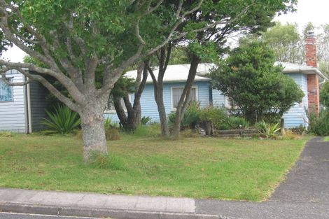 Photo of property in 12 Valley View Road, Glenfield, Auckland, 0629