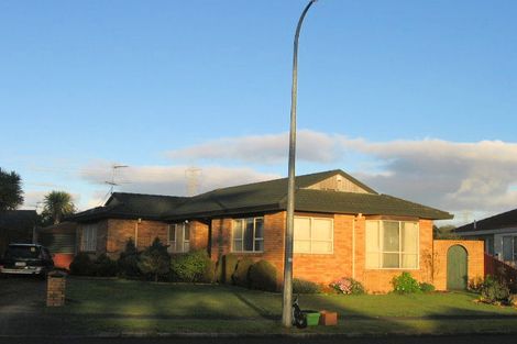 Photo of property in 52 Burswood Drive, Burswood, Auckland, 2013