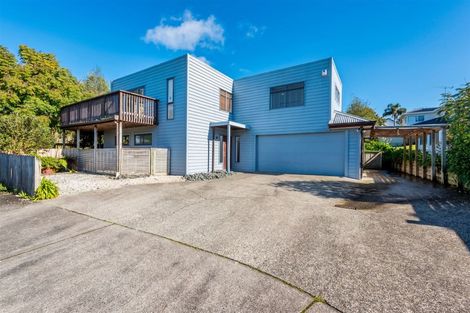 Photo of property in 20a Belleaire Court, West Harbour, Auckland, 0618