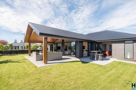 Photo of property in 4 Puketutu Grove, Motueka, 7120