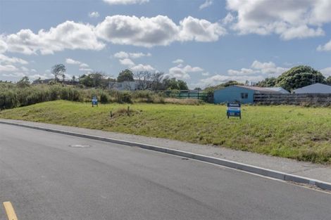 Photo of property in 27 Seagrass Place, Otaki Beach, Otaki, 5512