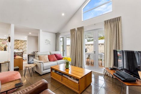 Photo of property in 1 Tainui Drive, Havelock North, 4130