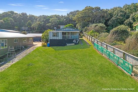 Photo of property in 47 Sea View Road, Baylys Beach, 0377