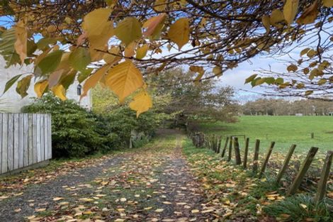 Photo of property in 28 Castle Street, Eltham, 4322