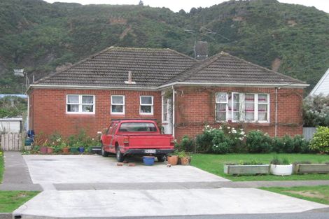 Photo of property in 135 Molesworth Street, Taita, Lower Hutt, 5011