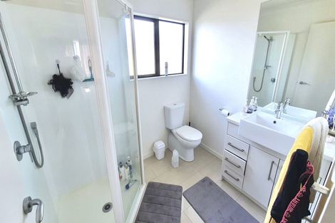 Photo of property in 35 Trotting Terrace, Fairview Heights, Auckland, 0632