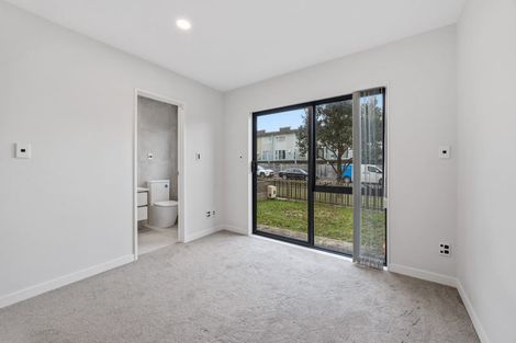 Photo of property in 26 Meritage Lane, Te Atatu South, Auckland, 0610
