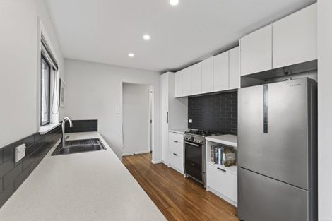 Photo of property in 1 Ranfurly Street, Frankleigh Park, New Plymouth, 4310