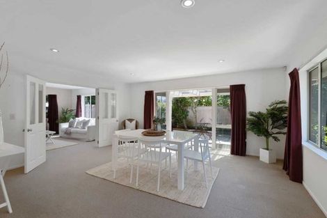 Photo of property in 2 Lewisham Park, St Albans, Christchurch, 8052