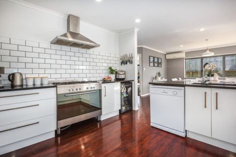 Photo of property in 120 Endeavour Drive, Whitby, Porirua, 5024