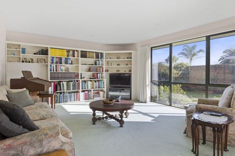 Photo of property in 28 Seychelles Drive, Papamoa Beach, Papamoa, 3118