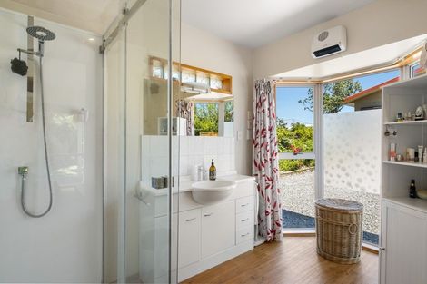 Photo of property in 10a Huia Street, Waikawa, Picton, 7220