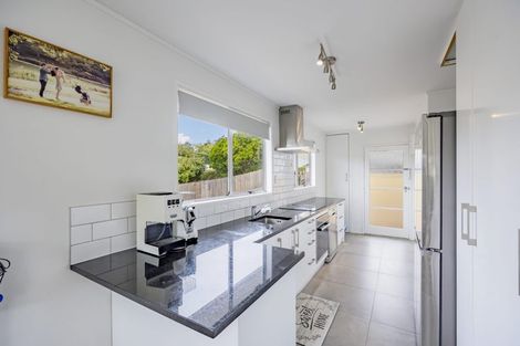 Photo of property in 46 Awaruku Road, Torbay, Auckland, 0630