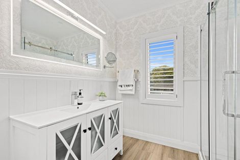 Photo of property in 55 Hauraki Road, Leigh, Warkworth, 0985