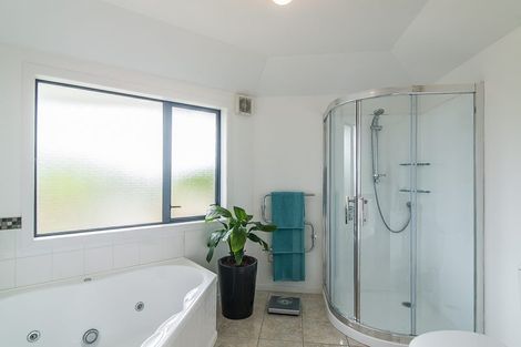 Photo of property in 28 Imran Terrace, Khandallah, Wellington, 6035