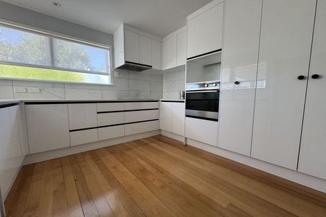 Photo of property in 77 Avonleigh Road, Green Bay, Auckland, 0604