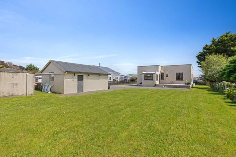 Photo of property in 16 Avon Street, Rongotea, 4476