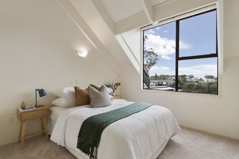 Photo of property in 29 Eastcliffe Road, Castor Bay, Auckland, 0620