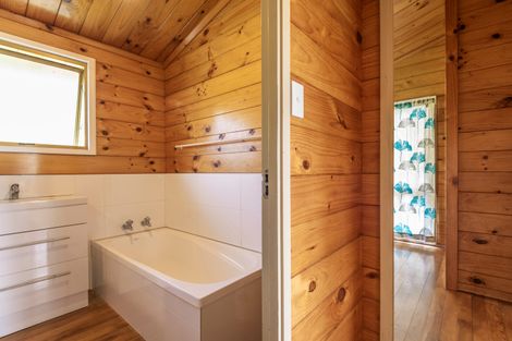 Photo of property in 88 Omaha Flats Road, Tawharanui Peninsula, Warkworth, 0986