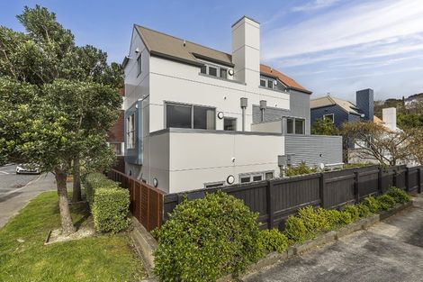 Photo of property in 1/12 Agra Crescent, Khandallah, Wellington, 6035