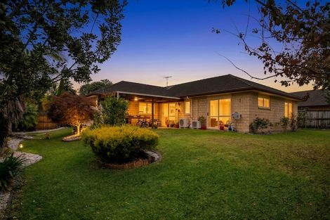 Photo of property in 35 Croftview Road, Wattle Downs, Auckland, 2103