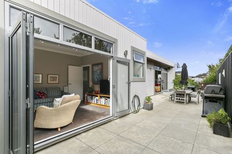 Photo of property in 16 Lakshmi Place, Khandallah, Wellington, 6035